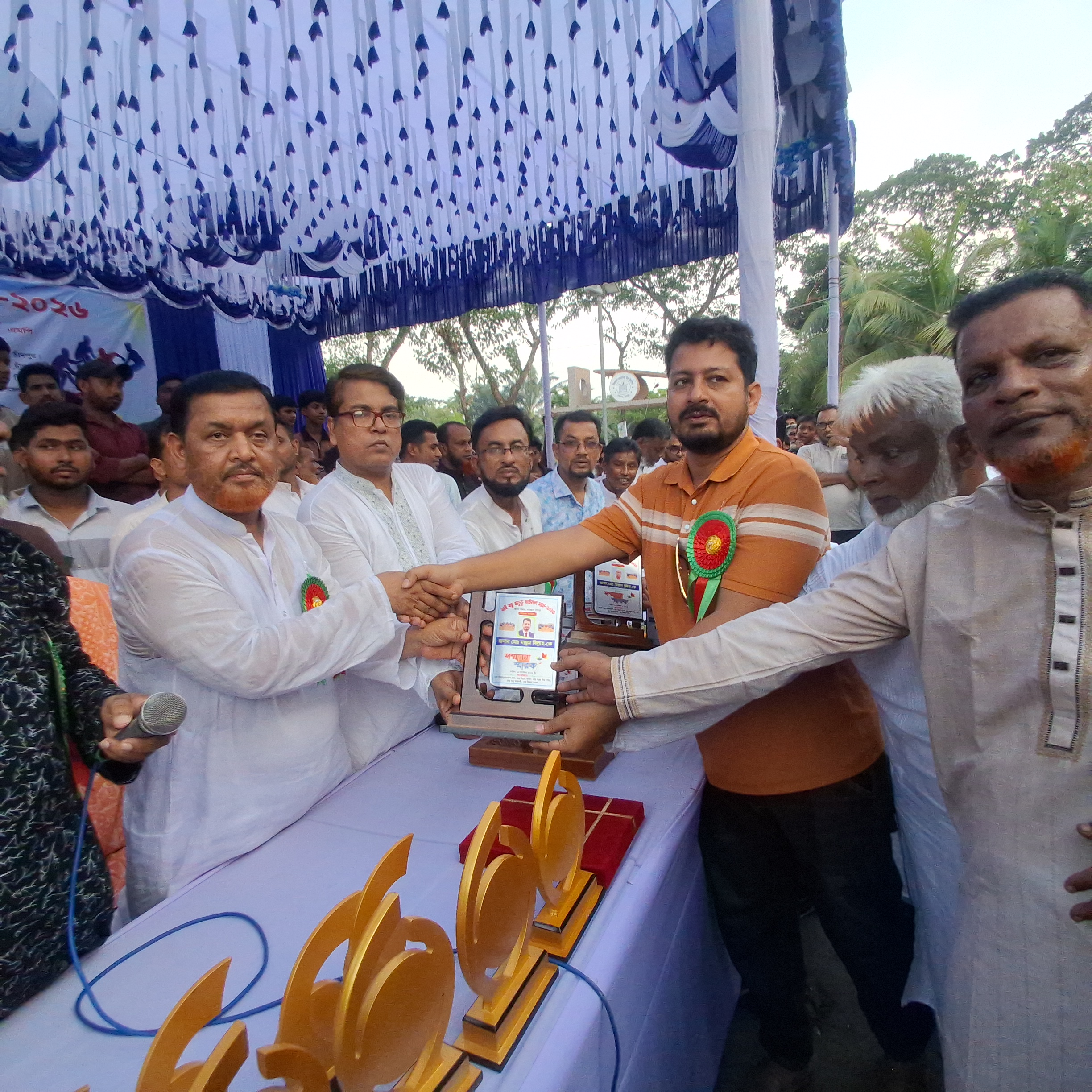হাইমচরে জমকালো আয়োজনে ভাই-বন্ধু হাডুডু ফাইনাল খেলা অনুষ্ঠিত, পুরস্কার গ্রহণ করলেন চেয়ারম্যান পদপ্রার্থী মাসুম বিল্লাহ