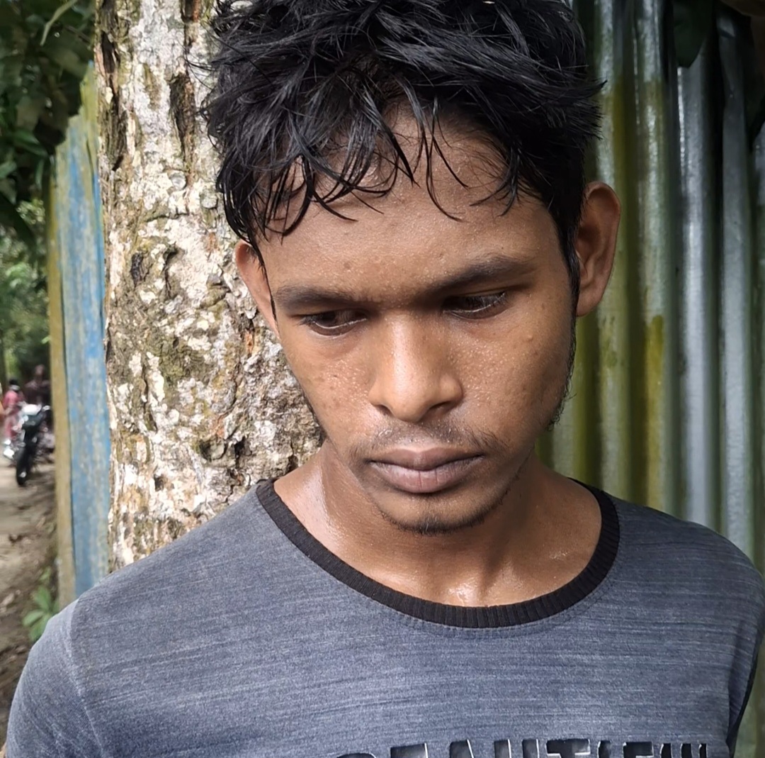 হাইমচরে ৩ মাস বন্ধ থাকা ঘরে দুর্ধর্ষ চুরি, চোরাই চাল বিক্রির প্রমাণসহ প্রতিবেশী সিয়াম জনতার হাতে আটক
